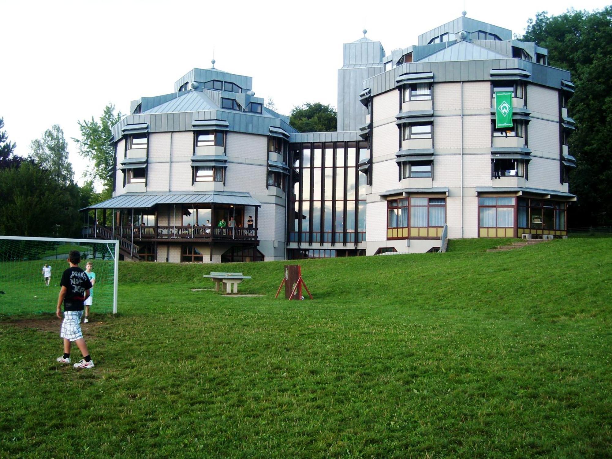 Hellmut-Wassmer-Jugendherberge Loerrach Esterno foto