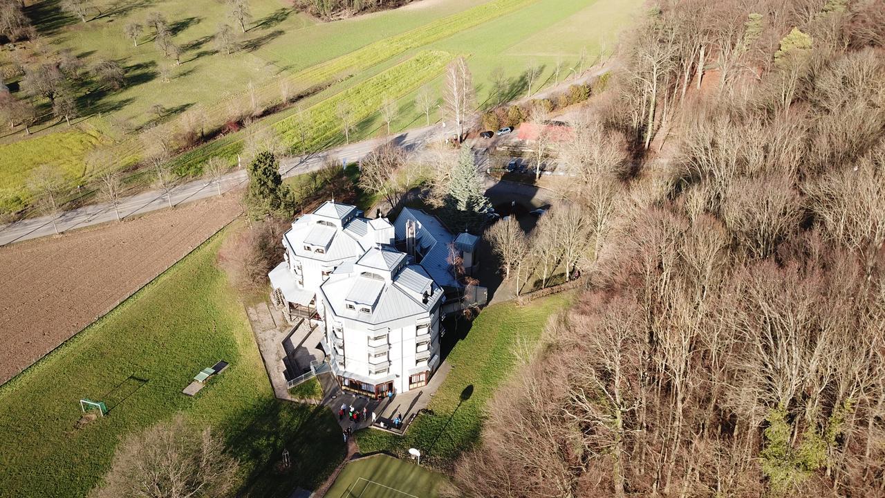 Hellmut-Wassmer-Jugendherberge Loerrach Esterno foto